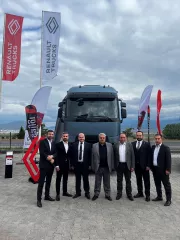 Renault-Trucks_O-zbabacan-Ulusl-ararası-Nakliyat_Görsel-1