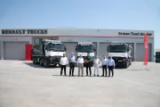 Renault-Trucks_Özçiçek-İnşaat_Teslimat_Görsel-2