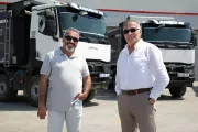 Renault-Trucks_Özçiçek-İnşaat_Teslimat_Görsel-3